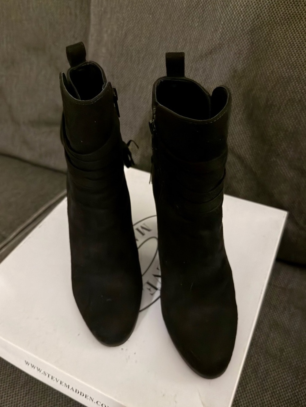 Steve Madden Black Suede Ankle Booties by Giovani. Size 7